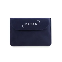 Gift Campaign Accessori da viaggio brandizzati con cuscino tappi e mascherina First Class></noscript> Accessori Da Viaggio