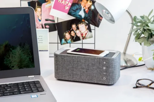 Gift Campaign Altoparlante promozionale da 6 W con caricabatterie wireless Broadcast> Casse Personalizzate