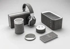 Gift Campaign Altoparlante promozionale da 6 W con caricabatterie wireless Broadcast></noscript> Casse Personalizzate