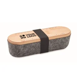 Gift Campaign Astuccio rigido in feltro RPET con coperchio in bambù e righello></noscript> Astucci