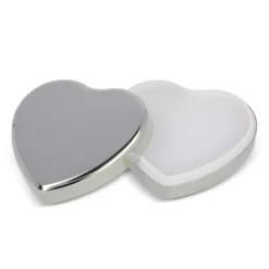 Gift Campaign Balsamo labbra in scatolina di metallo a forma di cuore> Burrocacao