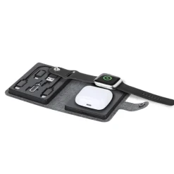 Gift Campaign Base di ricarica wireless con custodia in poliestere rPET con cavetto></noscript> Caricabatterie