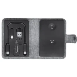 Gift Campaign Base di ricarica wireless con custodia in poliestere rPET con cavetto></noscript> Caricabatterie