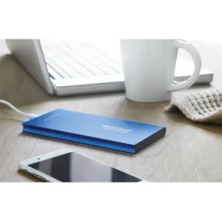 Gift Campaign Batteria esterna con logo da 8000mAh in alluminio Powercard Extra></noscript> Power Bank Personalizzati