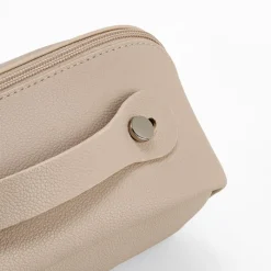 Gift Campaign Beauty case in finta pelle riciclata idrorepellente con tre scomparti></noscript> Beauty Case Personalizzati