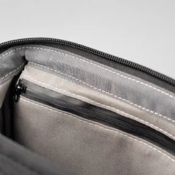 Gift Campaign Beauty case in plastica raccolta in zone costiere con tasche 70 g/m2></noscript> Beauty Case Personalizzati
