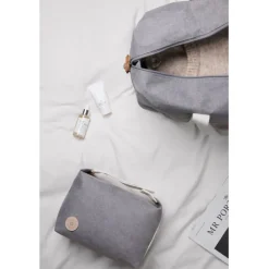 Gift Campaign Beauty case in poliestere riciclato con tasca interna e manico></noscript> Beauty Case Personalizzati