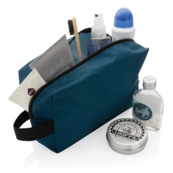 Gift Campaign Beauty case realizzato in 300D RPET con tracciante AWARE™ Basico Eco></noscript> Beauty Case Personalizzati