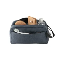 Gift Campaign Beauty case uomo personalizzati in rPET 600D con tasca aperta Urban></noscript> Beauty Case Personalizzati