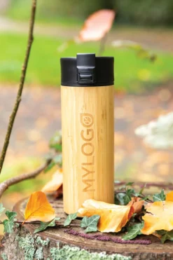 Gift Campaign Bicchiere termico d'asporto con logo in acciaio e bambù da 450 ml Wood></noscript> Bicchieri Termici Personalizzati