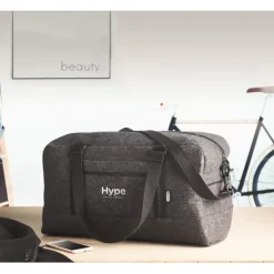 Gift Campaign Borsone con logo in feltro RPET dall'aspetto elegante Light RPET></noscript> Gadget Palestra|Borse Da Palestra