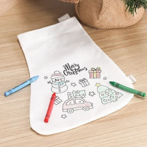 Gift Campaign Calza della Befana da appendere e colorare con i 5 pastelli a cera> Gadget Natalizi