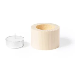 Gift Campaign Candela classica al profumo di vaniglia con base in legno Base> Candele