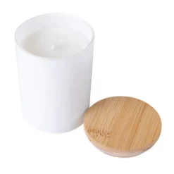 Gift Campaign Candela in cera vegetale e paraffina con fragranza English Pear></noscript> Candele