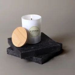 Gift Campaign Candela in cera vegetale e paraffina con fragranza English Pear></noscript> Candele