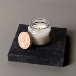 Gift Campaign Candela personalizzabile con profumo musk e tappo in sughero 60g></noscript> Candele