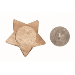 Gift Campaign Candela profumata personalizzata con base in legno a forma di Stella></noscript> Gadget Natalizi