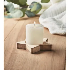 Gift Campaign Candela profumata personalizzata con base in legno a forma di Stella></noscript> Gadget Natalizi