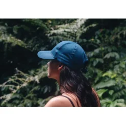 Gift Campaign Cappello sportivo in RPET 6 pannelli e chiusura posteriore con fibbia></noscript> Cappellini Personalizzati