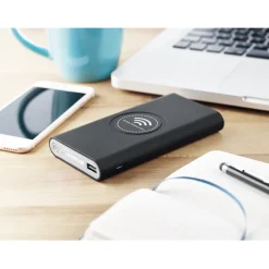 Gift Campaign Caricabatterie portatile da 8.000mAh con finitura gommata Wireless></noscript> Power Bank Personalizzati