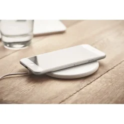 Gift Campaign Caricabatterie wireless con logo in ABS riciclato da 10W Recyclemate></noscript> Gadget Ecologici|Caricabatterie