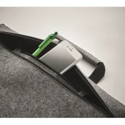 Gift Campaign Cartelle porta computer monoscomparto con tasca interna 15'' RPET Felt></noscript> Borse Porta Pc
