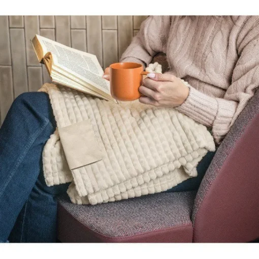 Gift Campaign Coperta in rPET con tocco super morbido e patch personalizzabile> Coperte