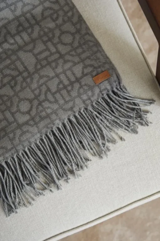 Gift Campaign Coperte con motivo geometrico con frange 130x170cm Geometric Luxe> Coperte