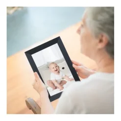 Gift Campaign Cornice digitale Prixton Prado 10'' che funziona con app ''Frameo''></noscript> Gadget Per L'Ufficio