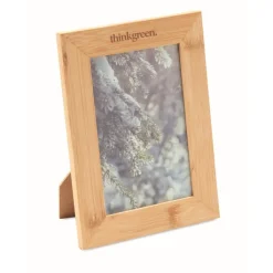 Gift Campaign Cornice promozionale con logo in legno rettangolare 10x15cm Wood></noscript> Gadget Per L'Ufficio