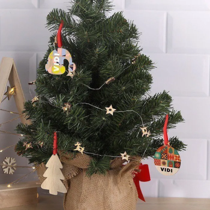 Gift Campaign Decorazione a forma di pallina di Natale in con nastrino rosso> Gadget Natalizi