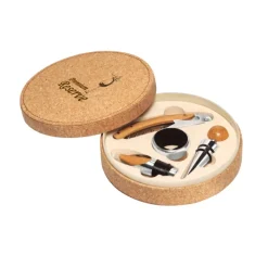 Gift Campaign Ecologica scatola di sughero con quattro accessori da vino Cork></noscript> Gadget Per Vino