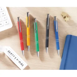 Gift Campaign Eleganti penne incise con finitura satinata inchiostro blu Aster Matt></noscript> Penne In Metallo