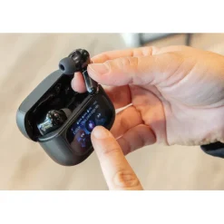 Gift Campaign Esclusivi auricolari wireless ANC in ABS riciclato con schermo touch></noscript> Auricolari Personalizzati