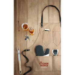 Gift Campaign Grembiule con logo con 2 tasche in canvas cerato e dettagli in pelle BBQ></noscript> Grembiuli Personalizzati