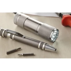 Gift Campaign Kit con penna personalizzata multifunzione e torcia LED TorchSet></noscript> Altri Attrezzi