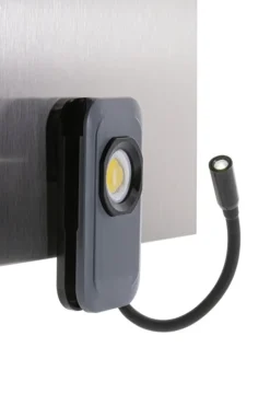 Gift Campaign Luce da lavoro in plastica riciclata con luce COB e LED estensibile></noscript> Torce
