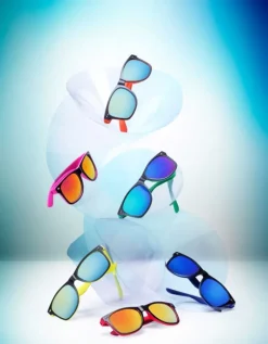 Gift Campaign Occhiali da sole con lenti effetto specchiato abbinato con la montatura></noscript> Occhiali Da Sole Personalizzati