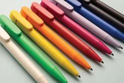 Gift Campaign Penna a scatto in plastica riciclata con inchiostro Dokumental blu></noscript> Penne Ecologiche|Penne Di Plastica