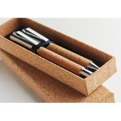 Gift Campaign Penna a sfera e Roller in metallo e sughero con astuccio Corticem></noscript> Penne Ecologiche