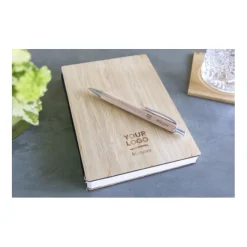 Gift Campaign Penna a sfera in legno con pulsante e clip in metallo inchiostro blu></noscript> Penne Ecologiche