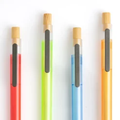 Gift Campaign Penna blu in plastica raccolta in zone costiere con pulsante in bambù></noscript> Penne Ecologiche|Penne Di Plastica