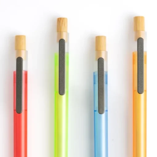 Gift Campaign Penna blu in plastica raccolta in zone costiere con pulsante in bambù> Penne Ecologiche|Penne Di Plastica