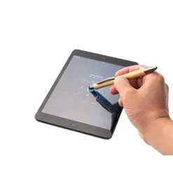 Gift Campaign Penna in bambù con clip metallica e punta touch inchiostro nero></noscript> Penne Ecologiche|Penne Touch