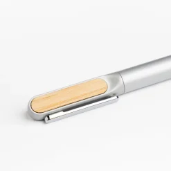 Gift Campaign Penna in metallo e bambù con meccanismo a rotazione e inchiostro blu></noscript> Penne In Metallo