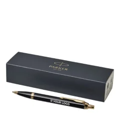 Gift Campaign Penna personalizzata con dettagli in oro inchiostro blu Parker IM Gold></noscript> Penne In Metallo