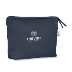 Gift Campaign Pochette in tessuto riciclato da 320 gr/m² con cerniera coordinata></noscript> Pochette Personalizzate