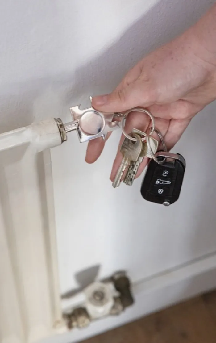 Gift Campaign Portachiavi con chiave di sfiato gettone e apribottiglie in zinco RCS> Portachiavi In Metallo