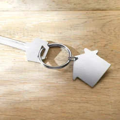 Gift Campaign Portachiavi personalizzato in metallo a forma di casa e anello Aluhome></noscript> Portachiavi In Metallo