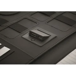 Gift Campaign Portadocumenti A4 in pelle e lino con powerbank e caricatore wireless></noscript> Portadocumenti Personalizzati